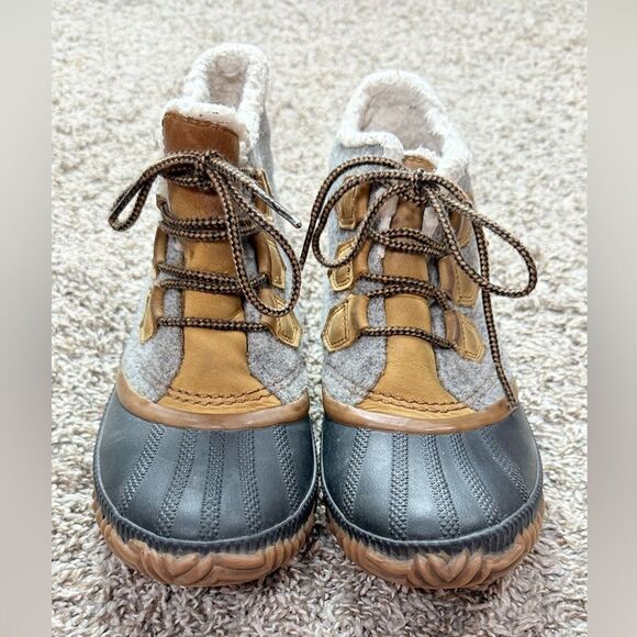 Sorel Gray, Camel & Black Ankle Boots - Picture 2 of 6